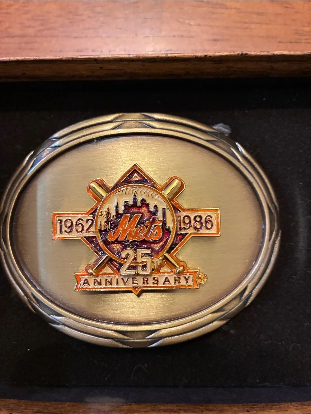 New York Mets 25th Anny Belt Buckle, Very Rare. Never Worn.
